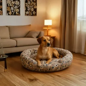 Cuccia circolare con motivi di animali e bordi imbottiti