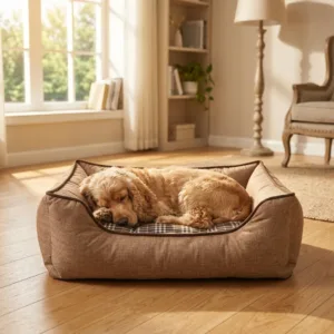 Lettino rettangolare NapKing Camel beige con cuscino a quadri tartan e bordi alti
